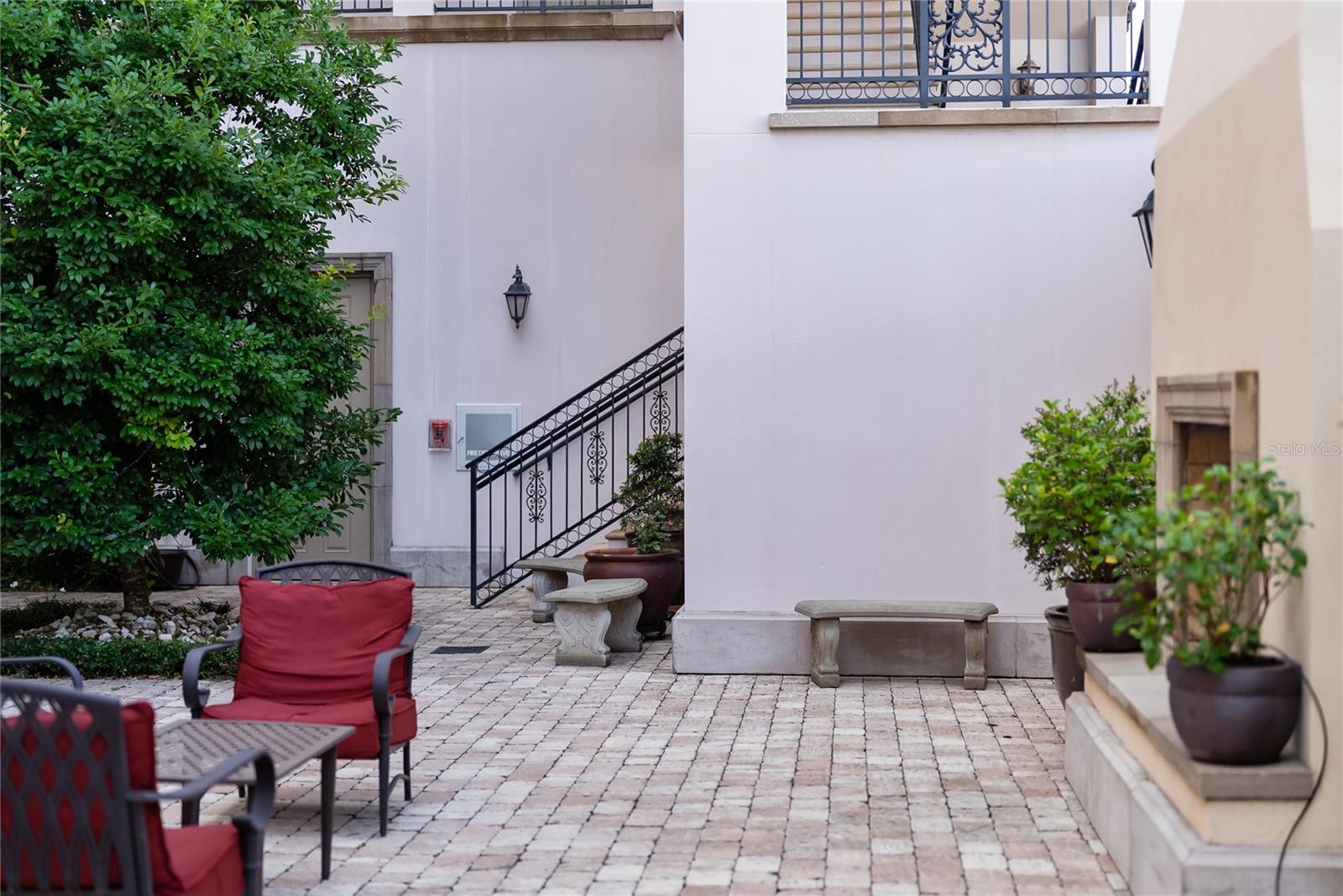 COURTYARD AT CITRUS - Residential