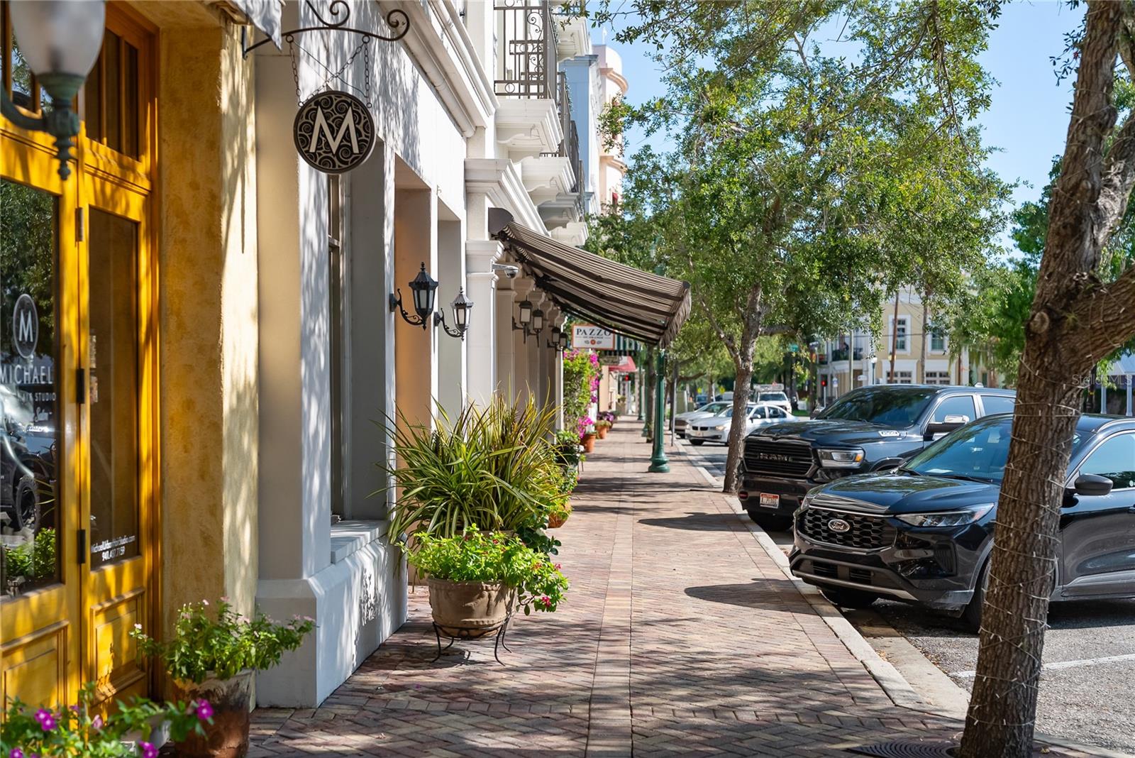 COURTYARD AT CITRUS - Residential