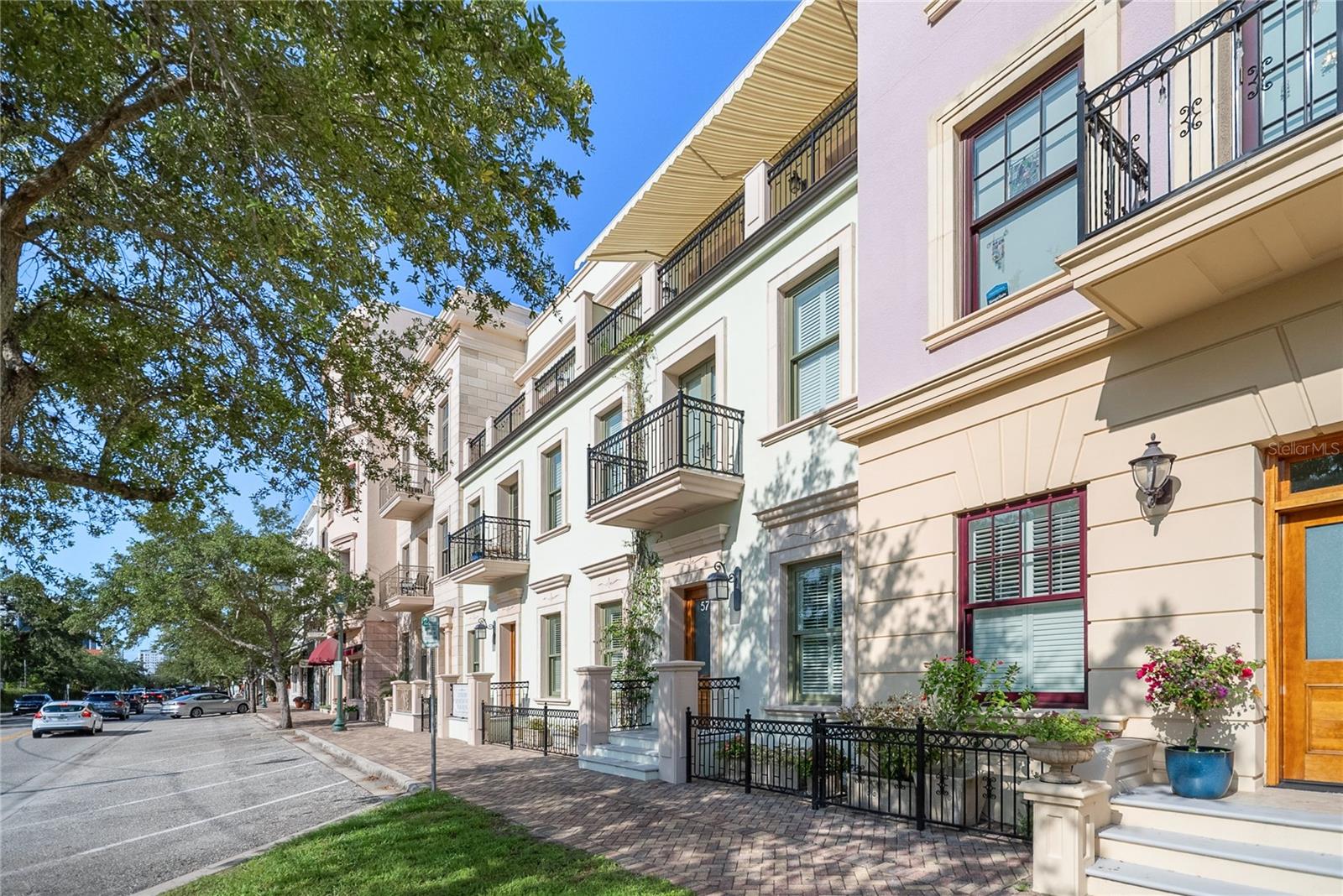 COURTYARD AT CITRUS - Residential