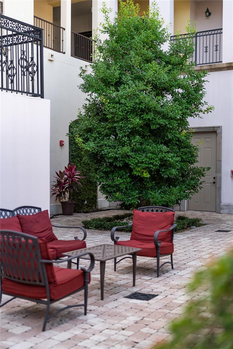 COURTYARD AT CITRUS - Residential