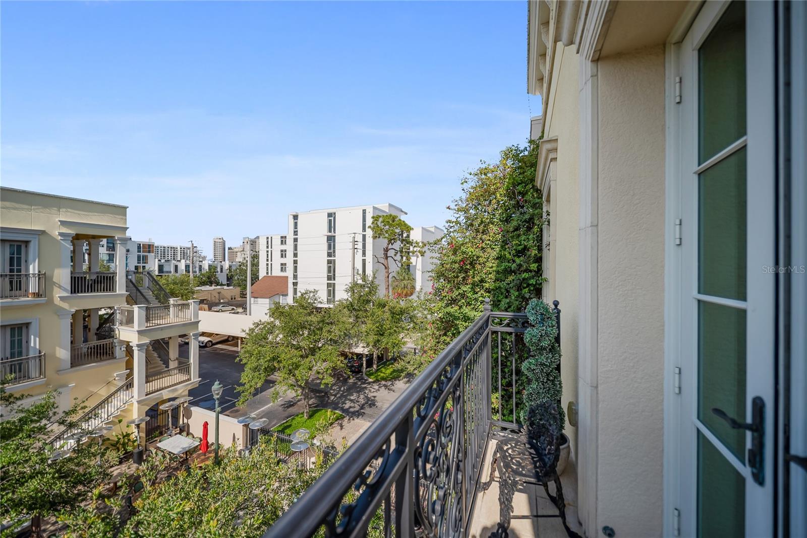COURTYARD AT CITRUS - Residential