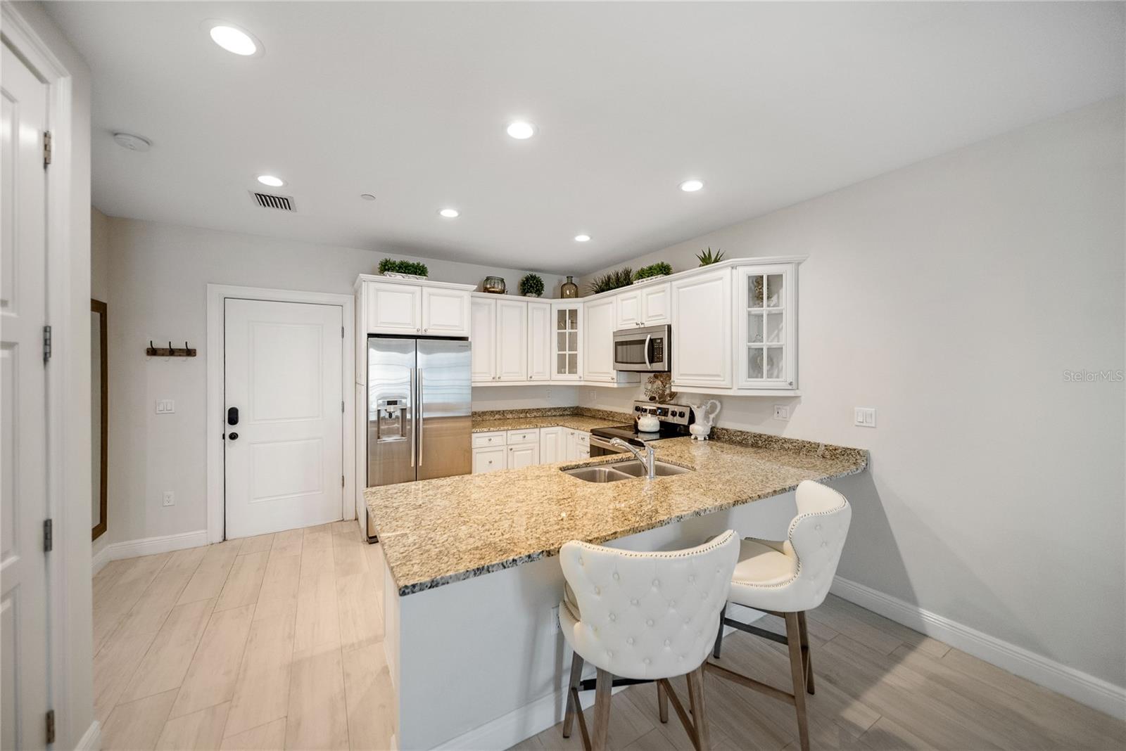 COURTYARD AT CITRUS - Residential