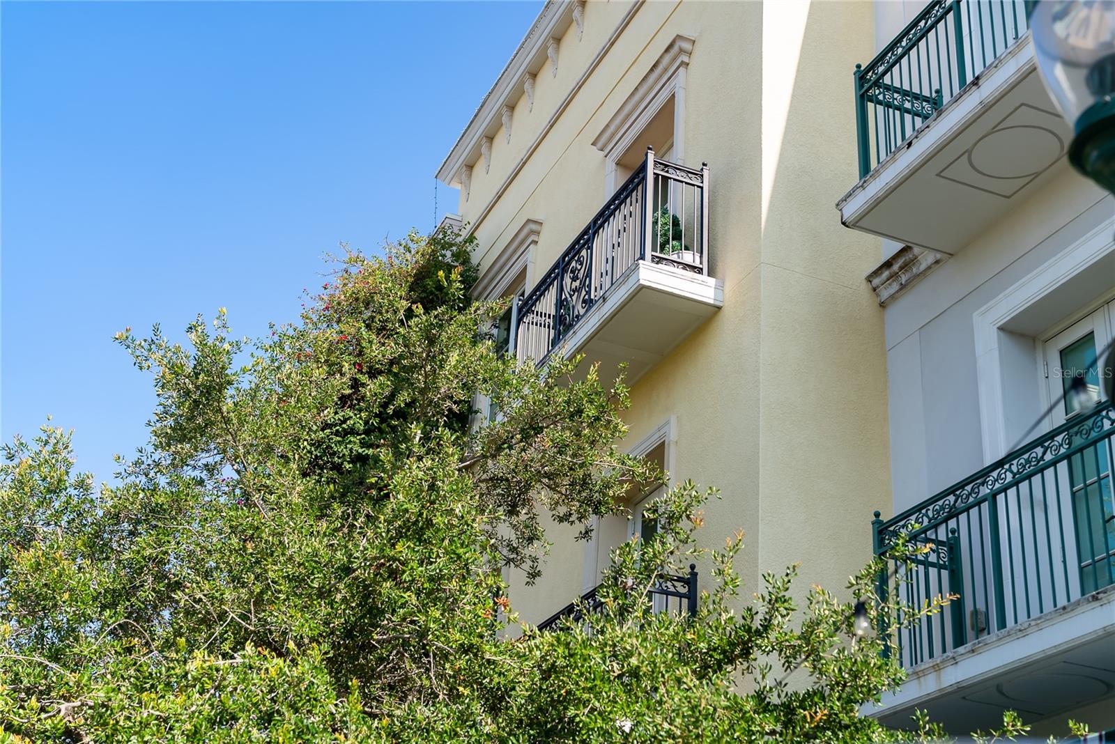 COURTYARD AT CITRUS - Residential