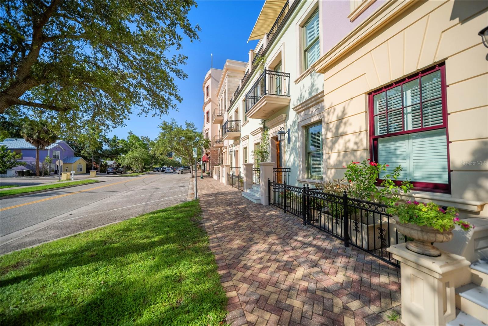 COURTYARD AT CITRUS - Residential