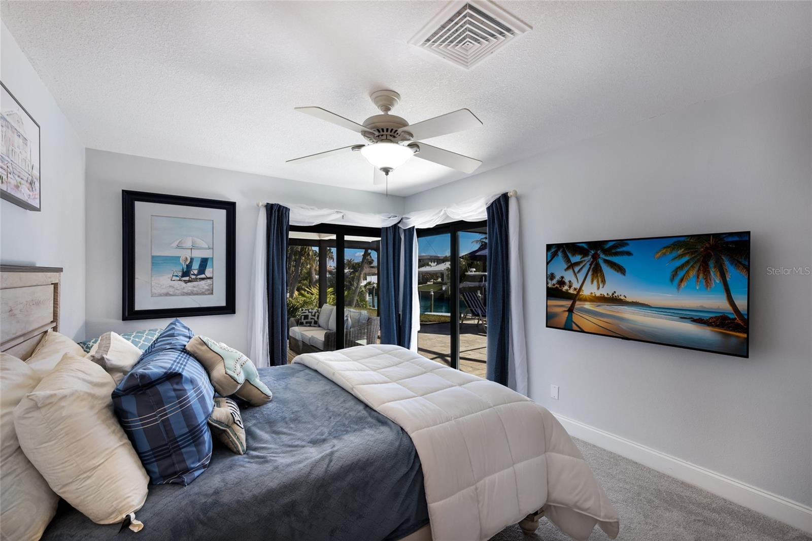 COUNTRY CLUB SHORES - Residential