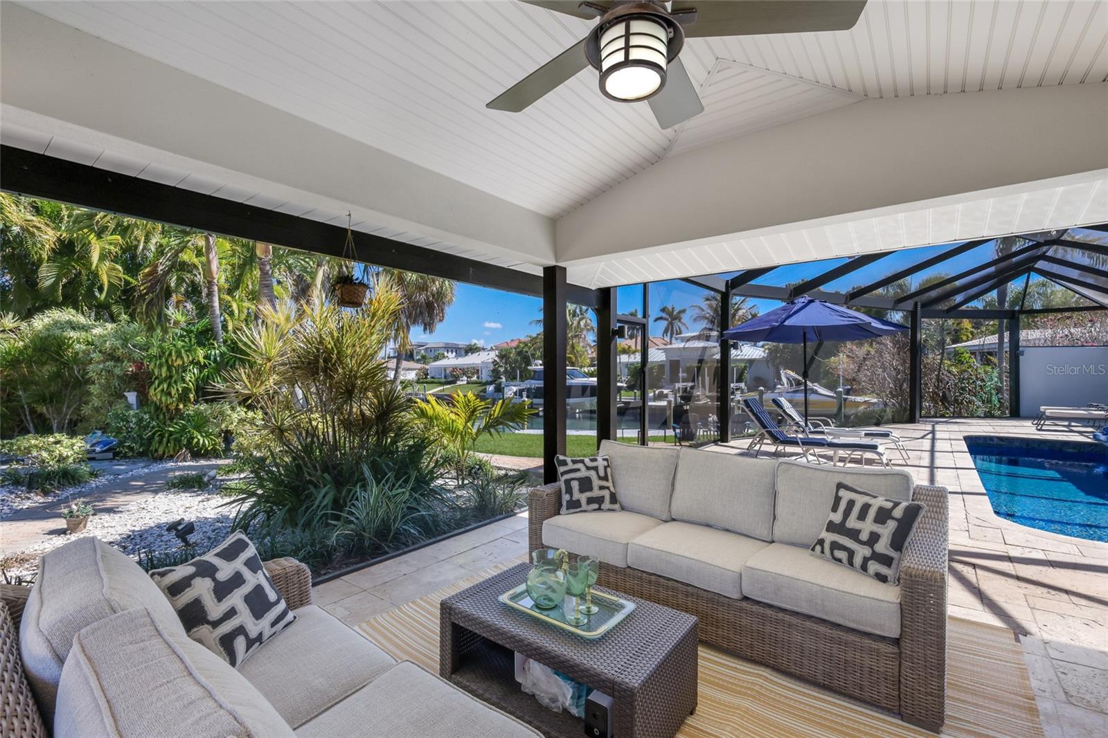 COUNTRY CLUB SHORES - Residential