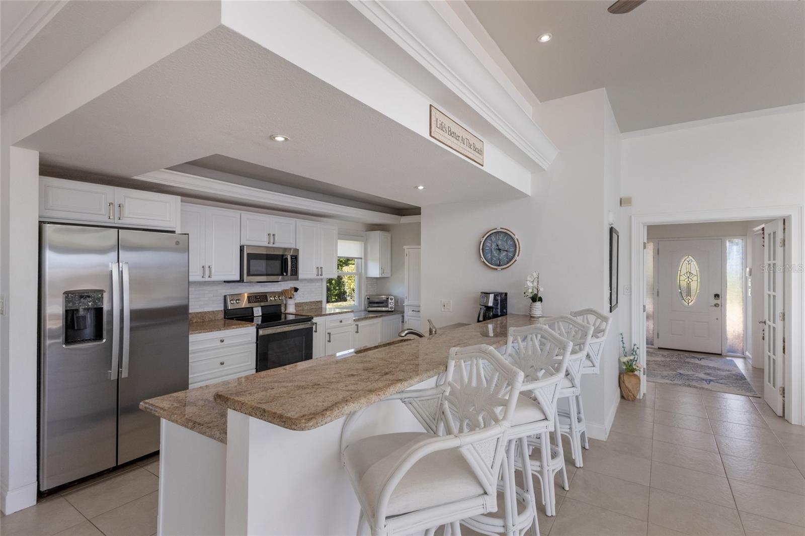 COUNTRY CLUB SHORES - Residential