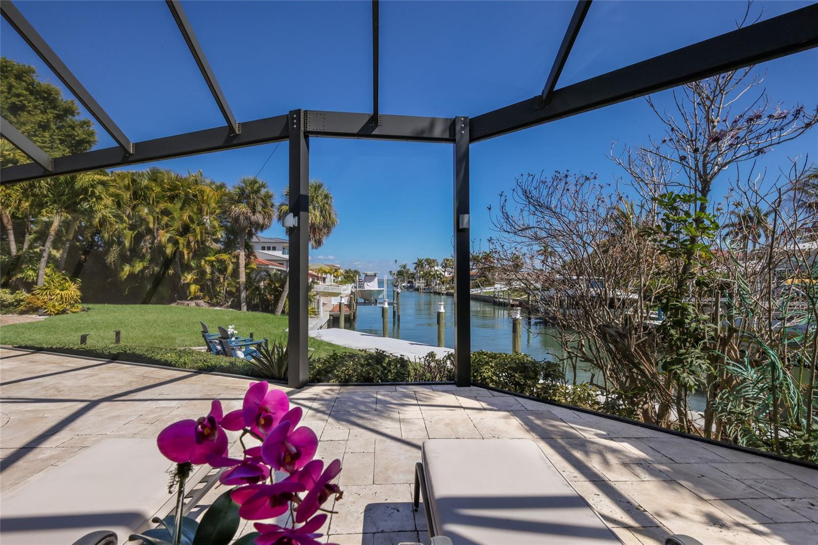 COUNTRY CLUB SHORES - Residential