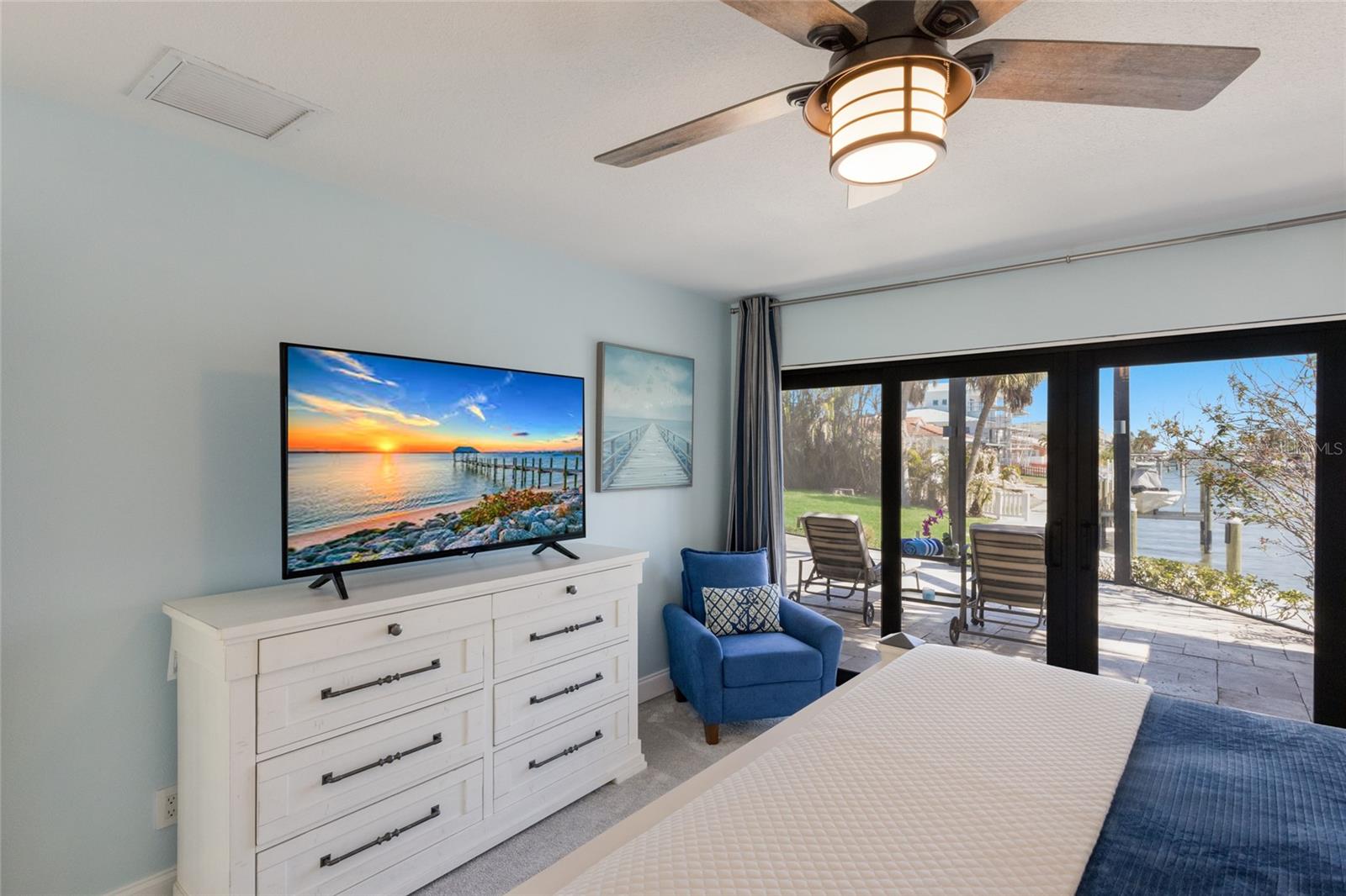 COUNTRY CLUB SHORES - Residential