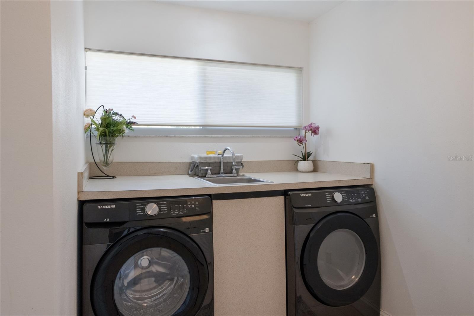 COUNTRY CLUB SHORES - Residential