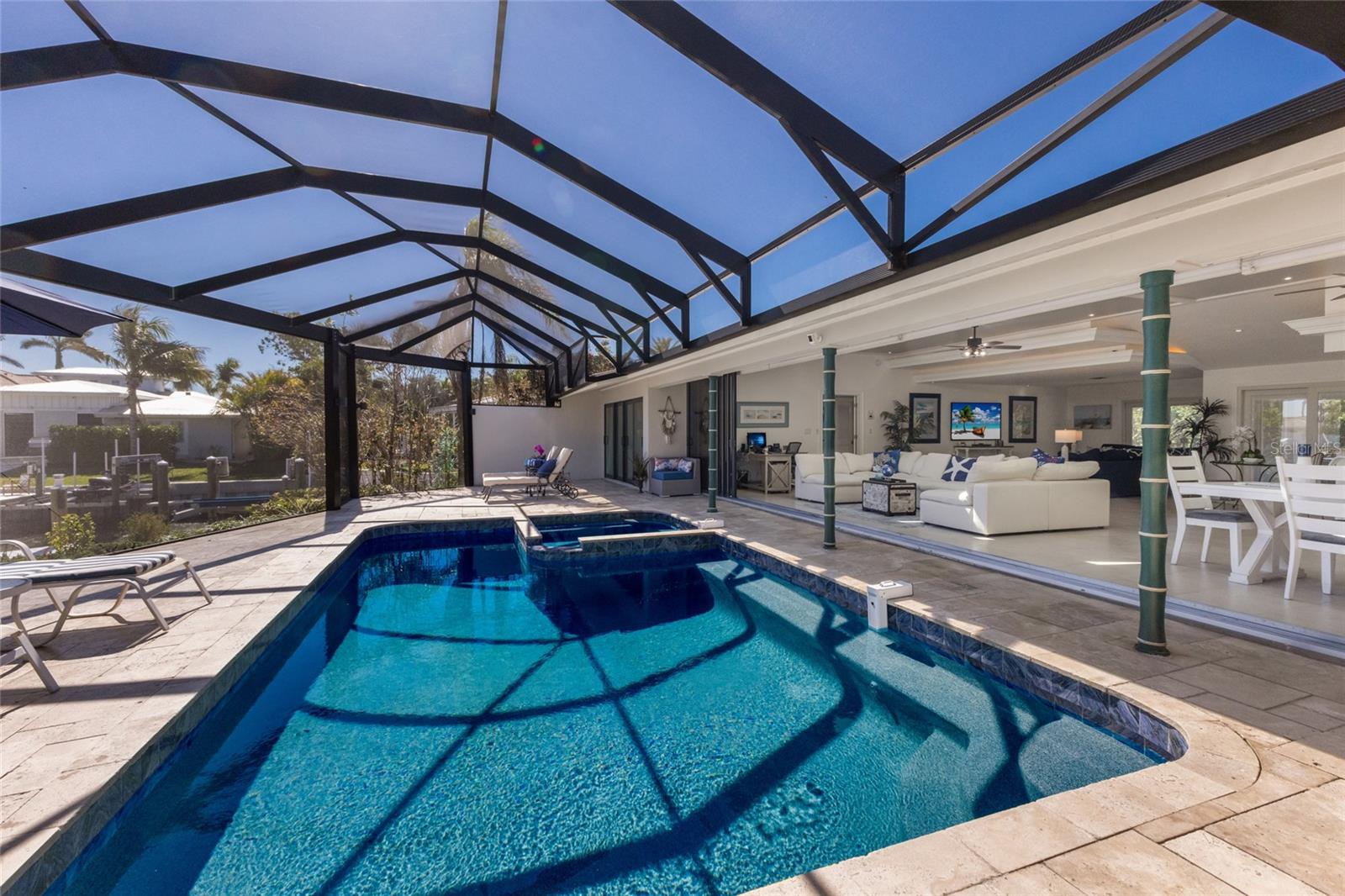 COUNTRY CLUB SHORES - Residential