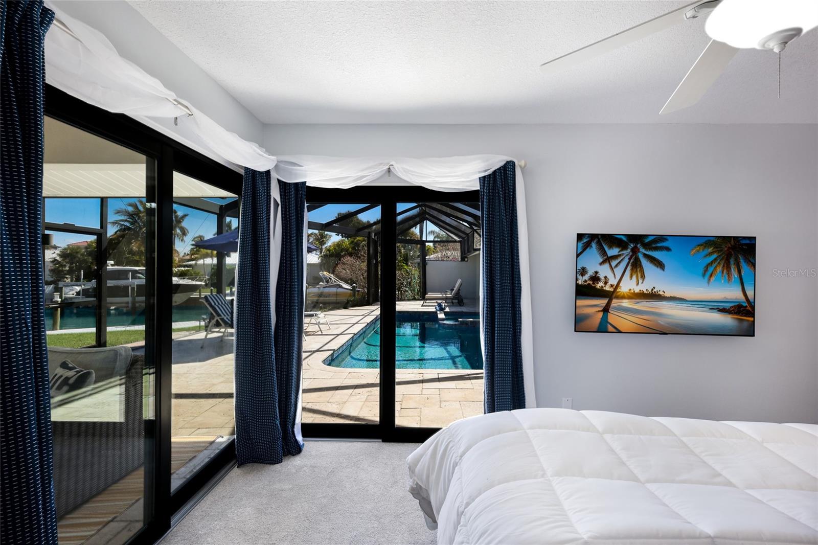 COUNTRY CLUB SHORES - Residential