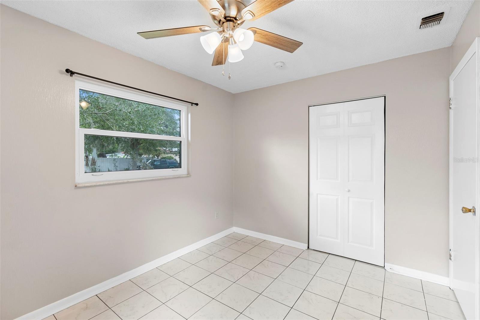 CANDLELIGHT OAKS - Residential