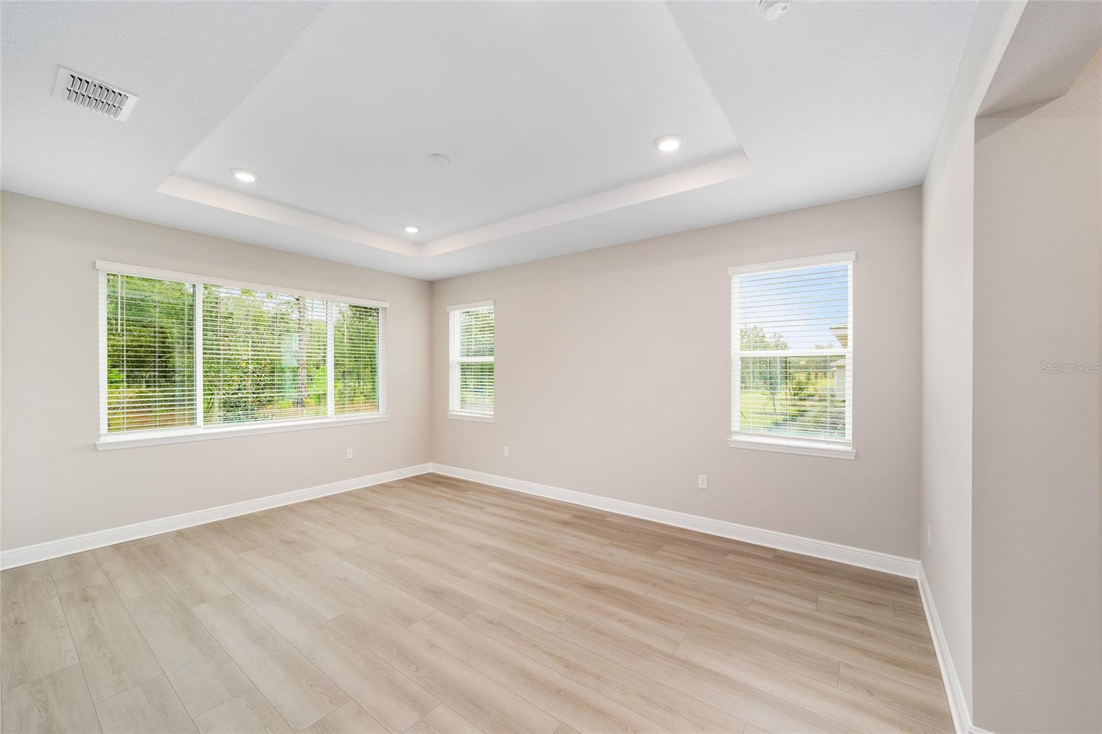 ON TOP OF THE WORLD - Residential