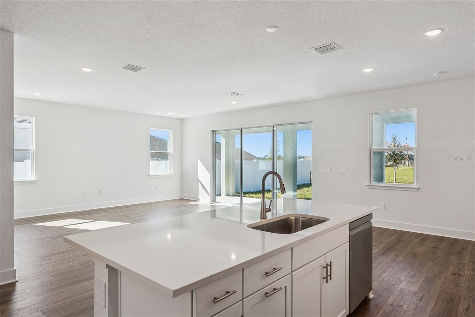 526 EMERALD GROVE DRIVE