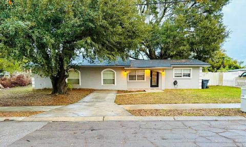 A home in LAKELAND