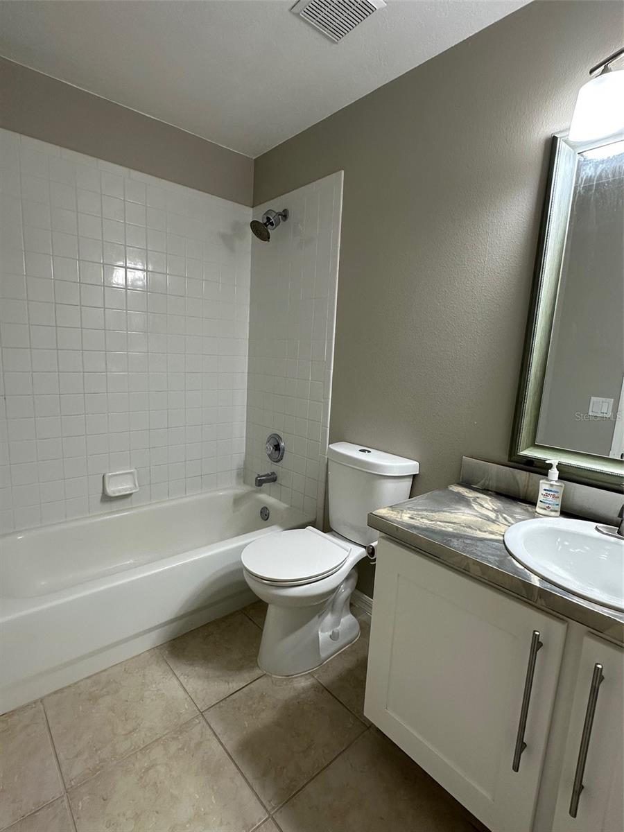 MALLARD CREEK - Residential Lease