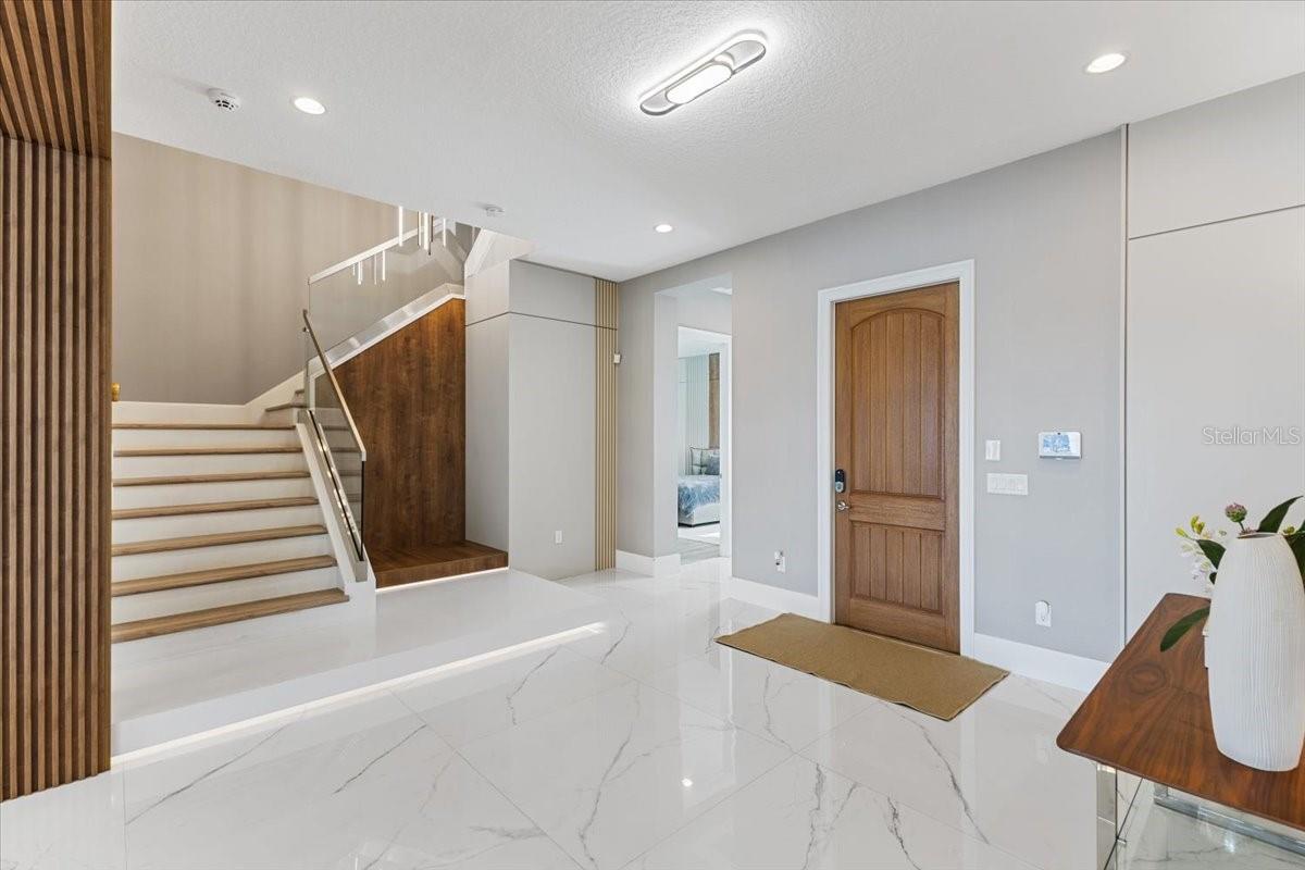 LAKESHORE - Residential