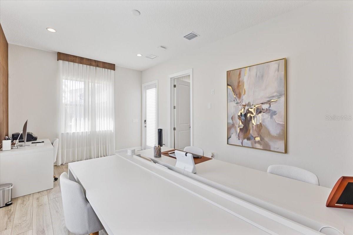 LAKESHORE - Residential