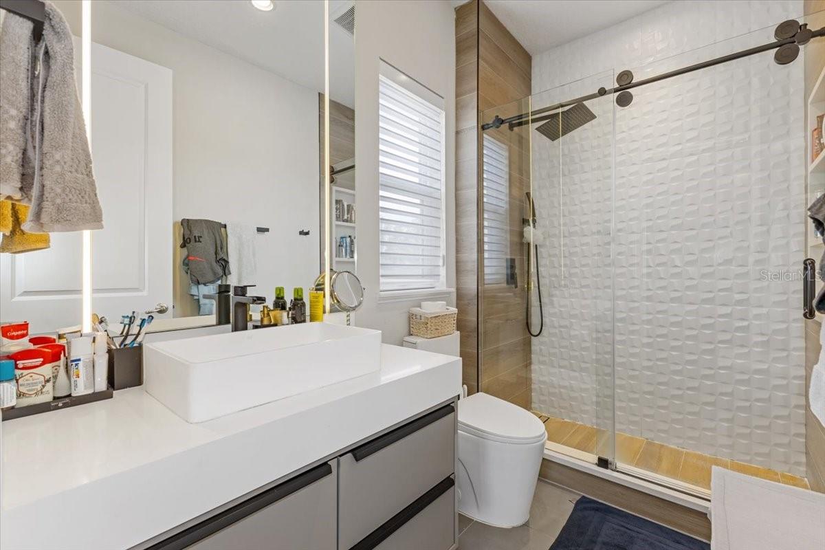 LAKESHORE - Residential