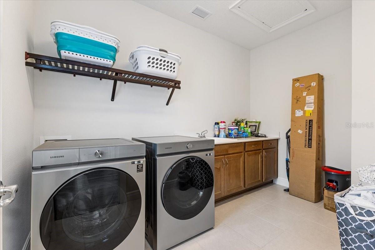 LAKESHORE - Residential