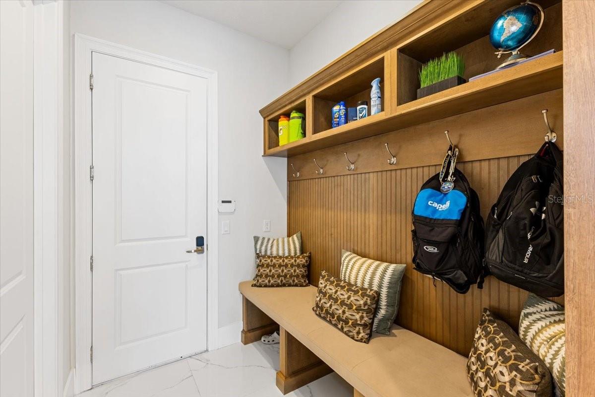 LAKESHORE - Residential