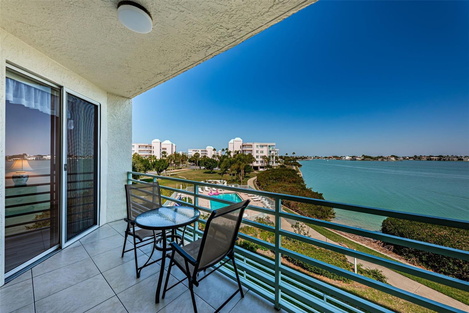 HARBOURSIDE CONDO - Residential