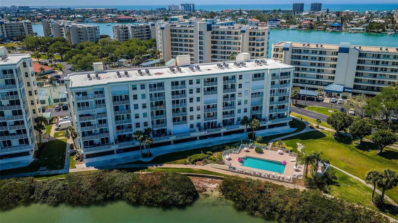 HARBOURSIDE CONDO - Residential