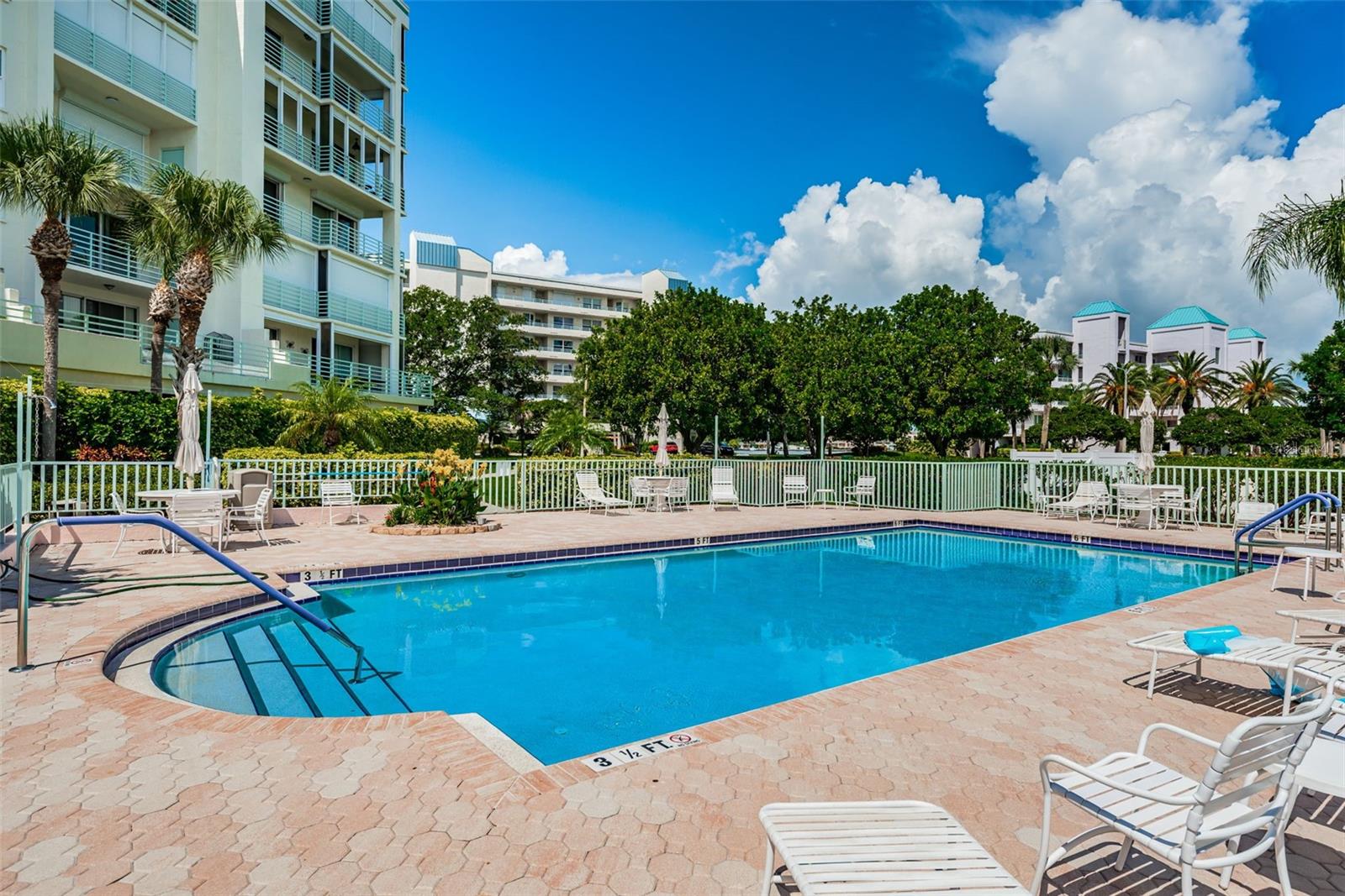 HARBOURSIDE CONDO - Residential