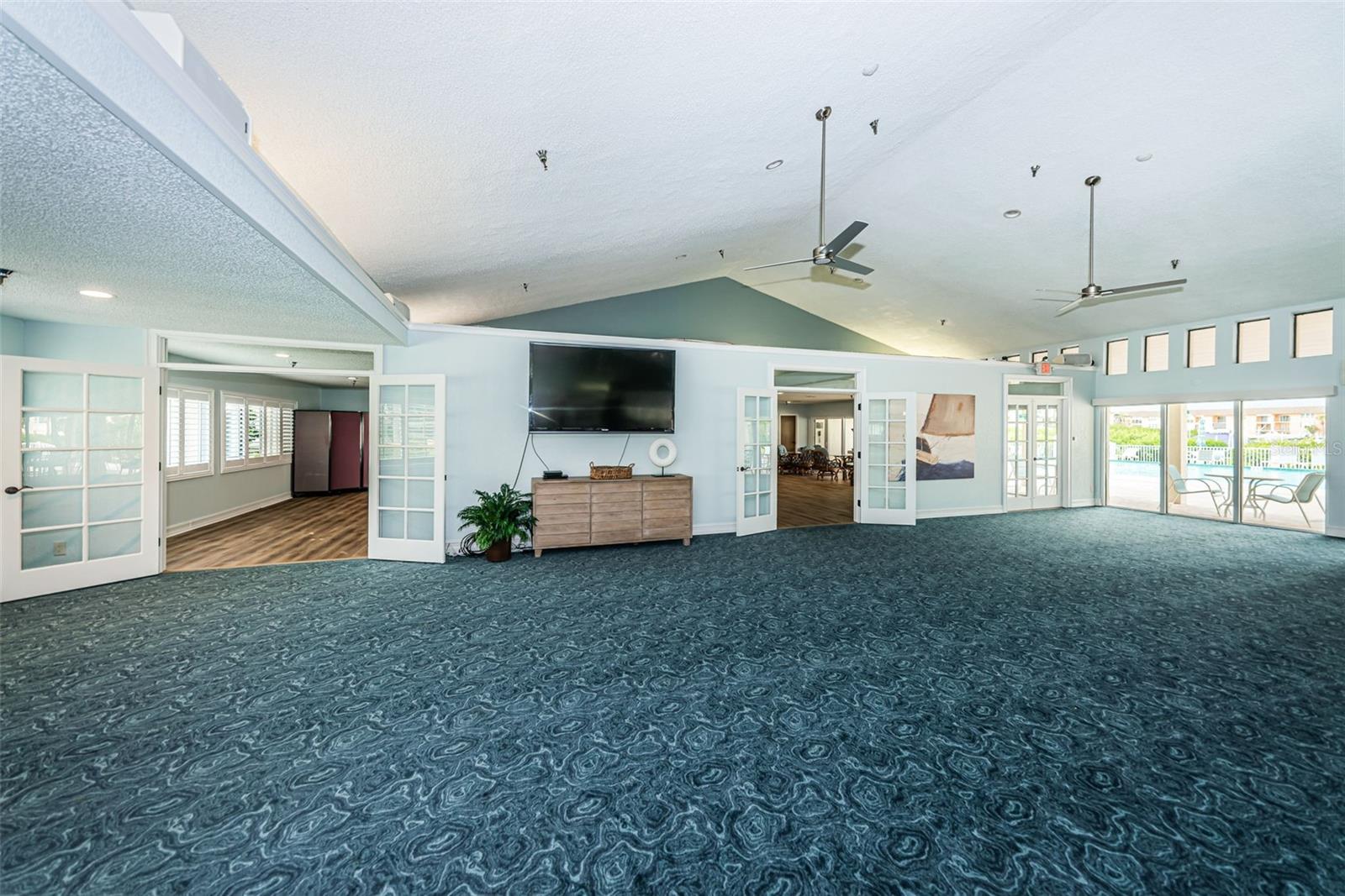 HARBOURSIDE CONDO - Residential