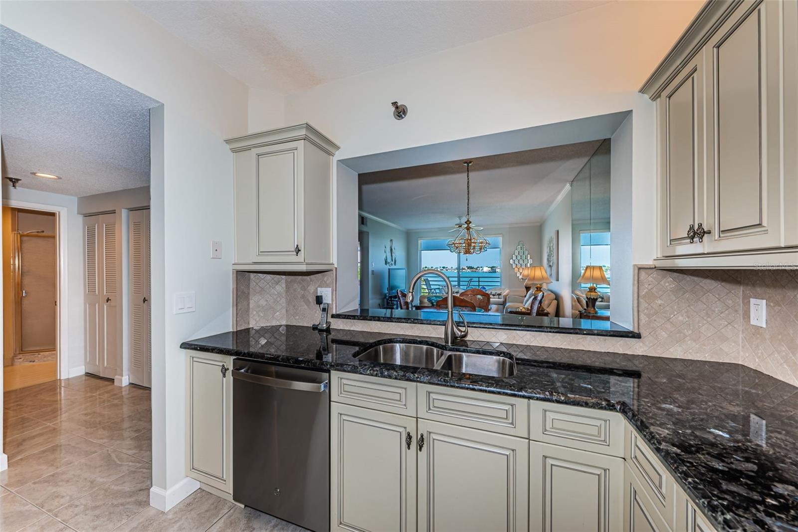 HARBOURSIDE CONDO - Residential