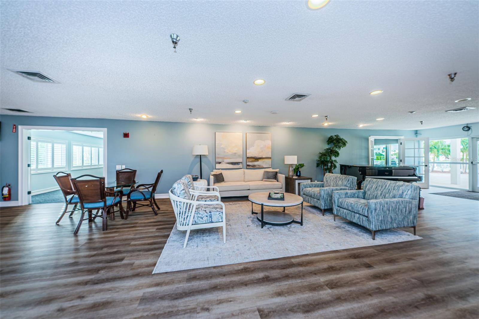 HARBOURSIDE CONDO - Residential