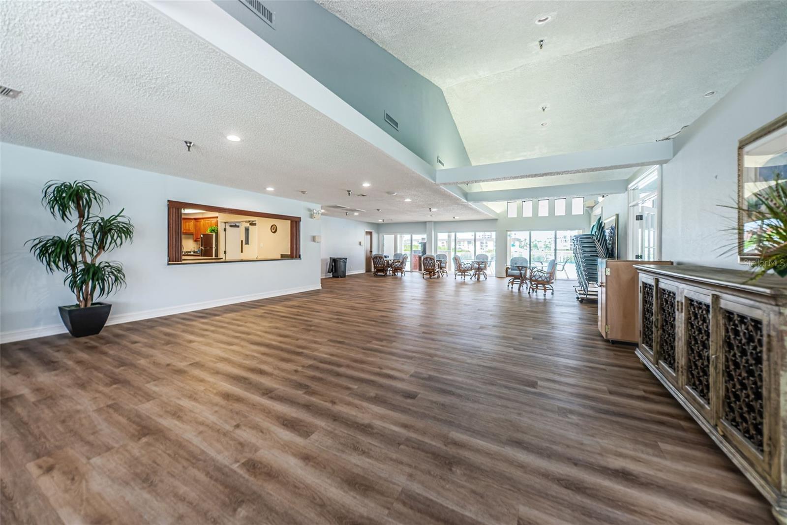 HARBOURSIDE CONDO - Residential