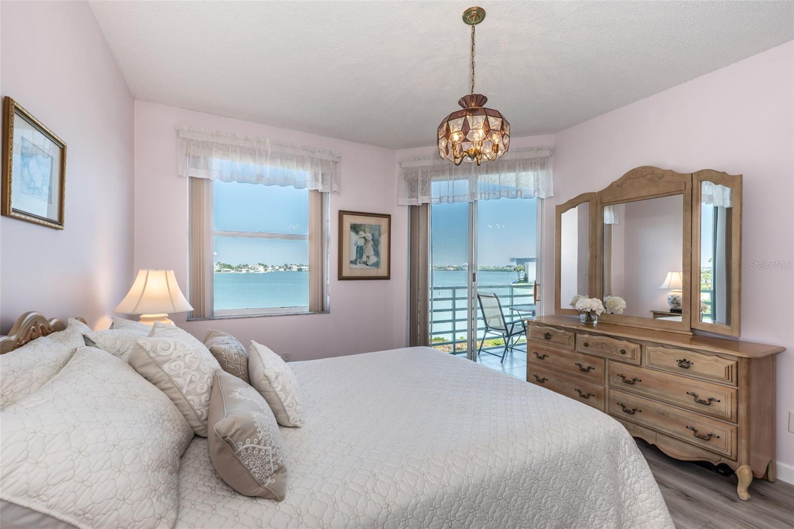 HARBOURSIDE CONDO - Residential