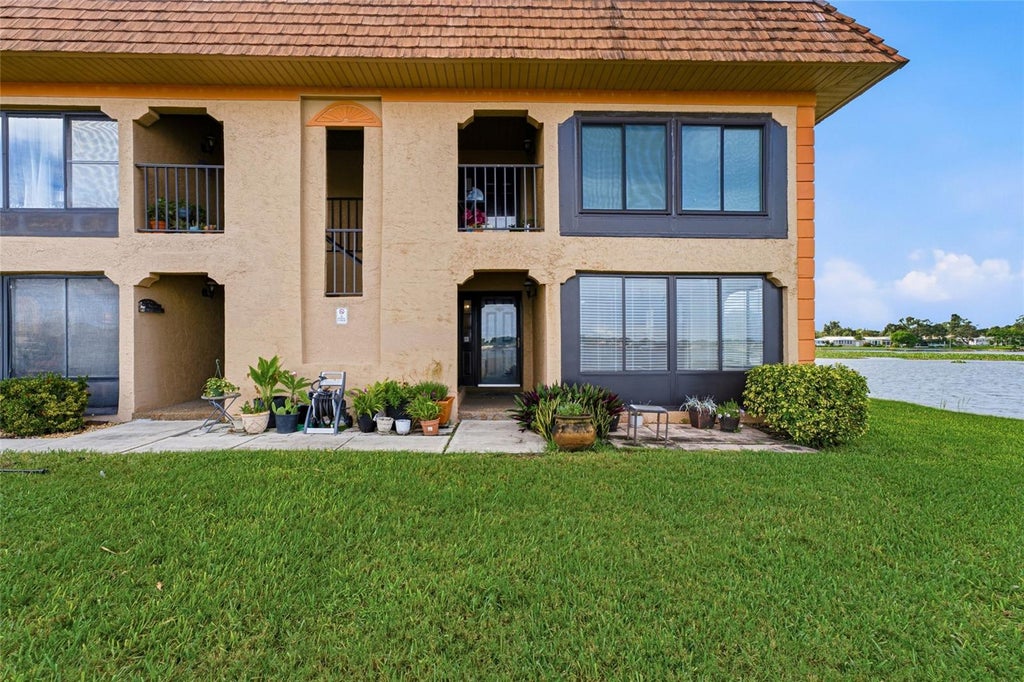 Photo of 10142 Seminole Island Drive, Largo, FL 33773 (MLS # TB8556780)