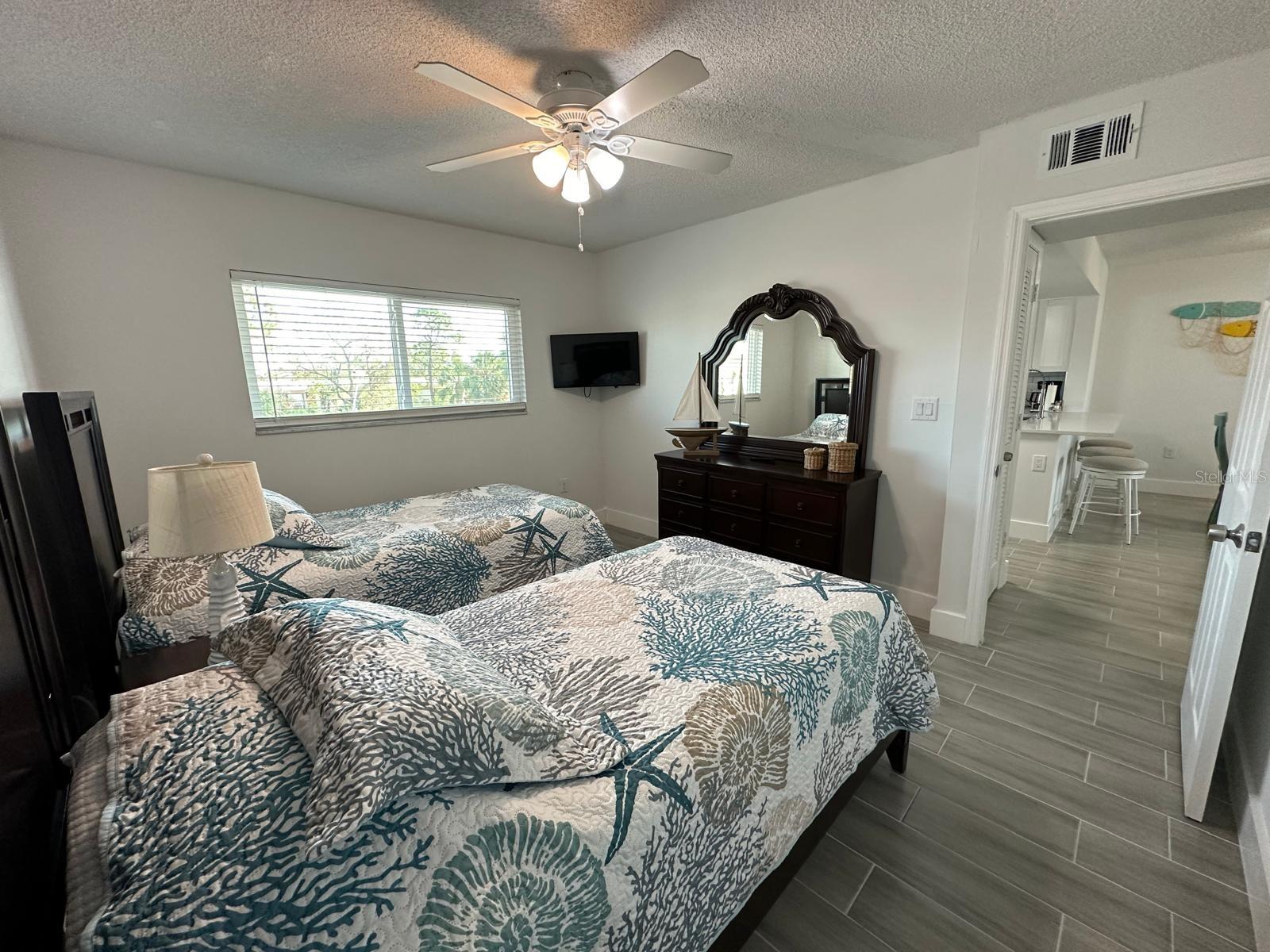 OAK DOORS THE CONDO, UNIT 203 - Residential Lease