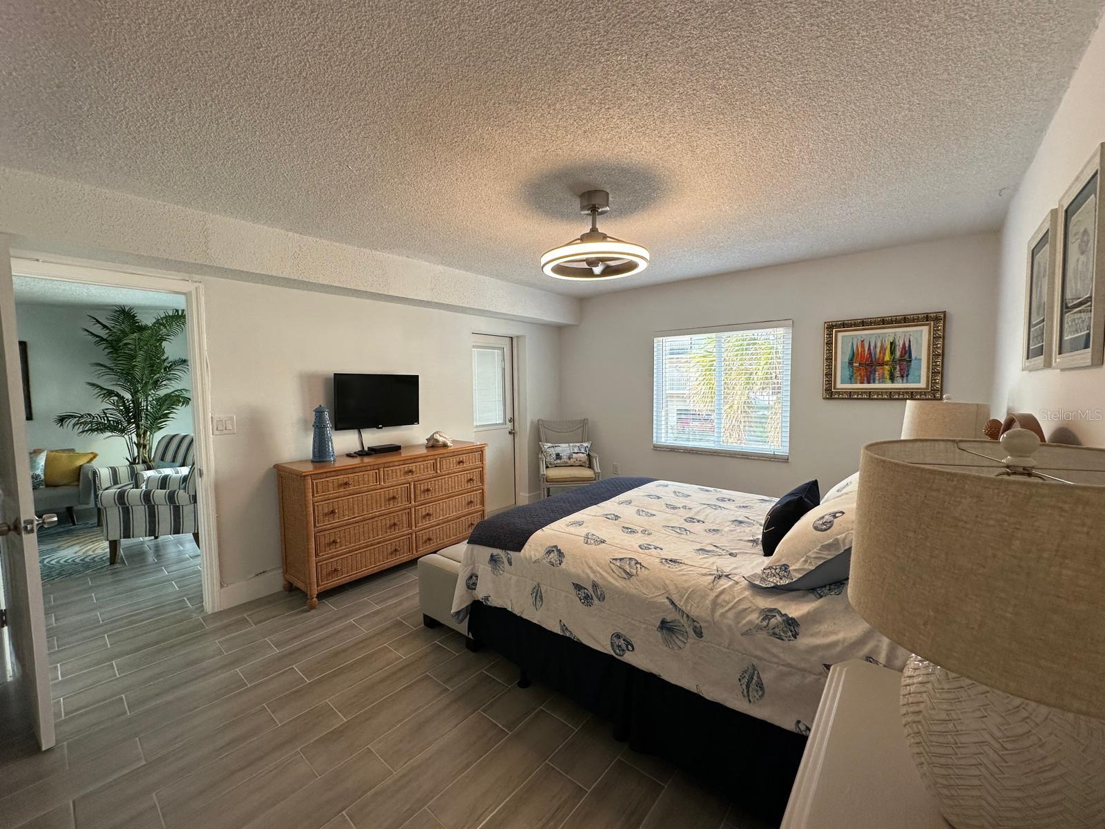 OAK DOORS THE CONDO, UNIT 203 - Residential Lease