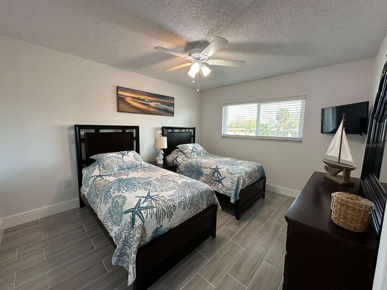 OAK DOORS THE CONDO, UNIT 203 - Residential Lease