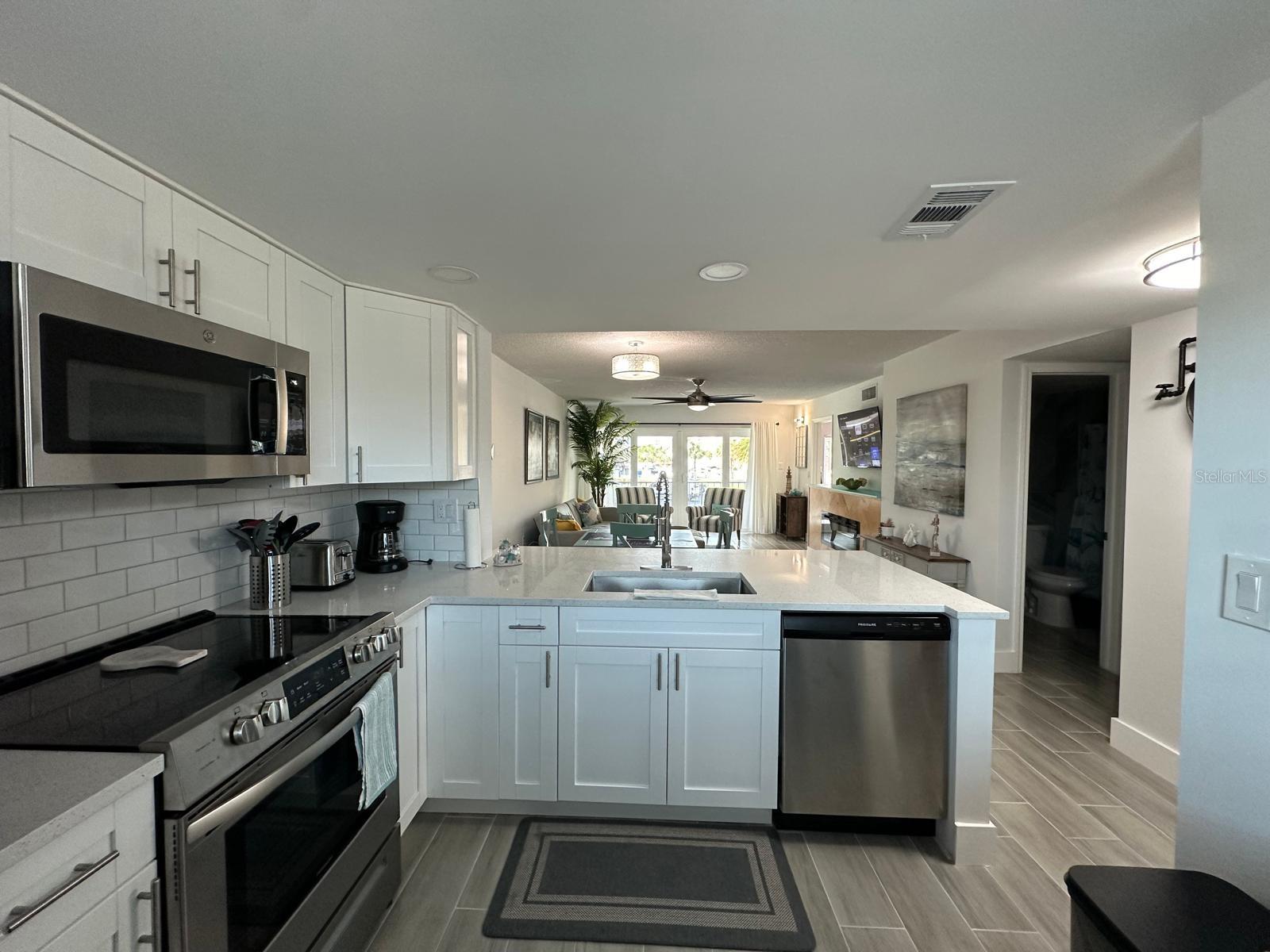 OAK DOORS THE CONDO, UNIT 203 - Residential Lease