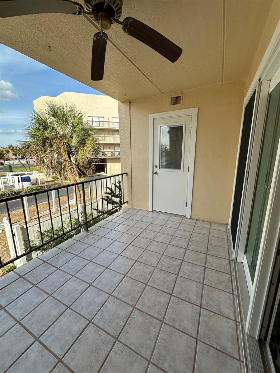 OAK DOORS THE CONDO, UNIT 203 - Residential Lease
