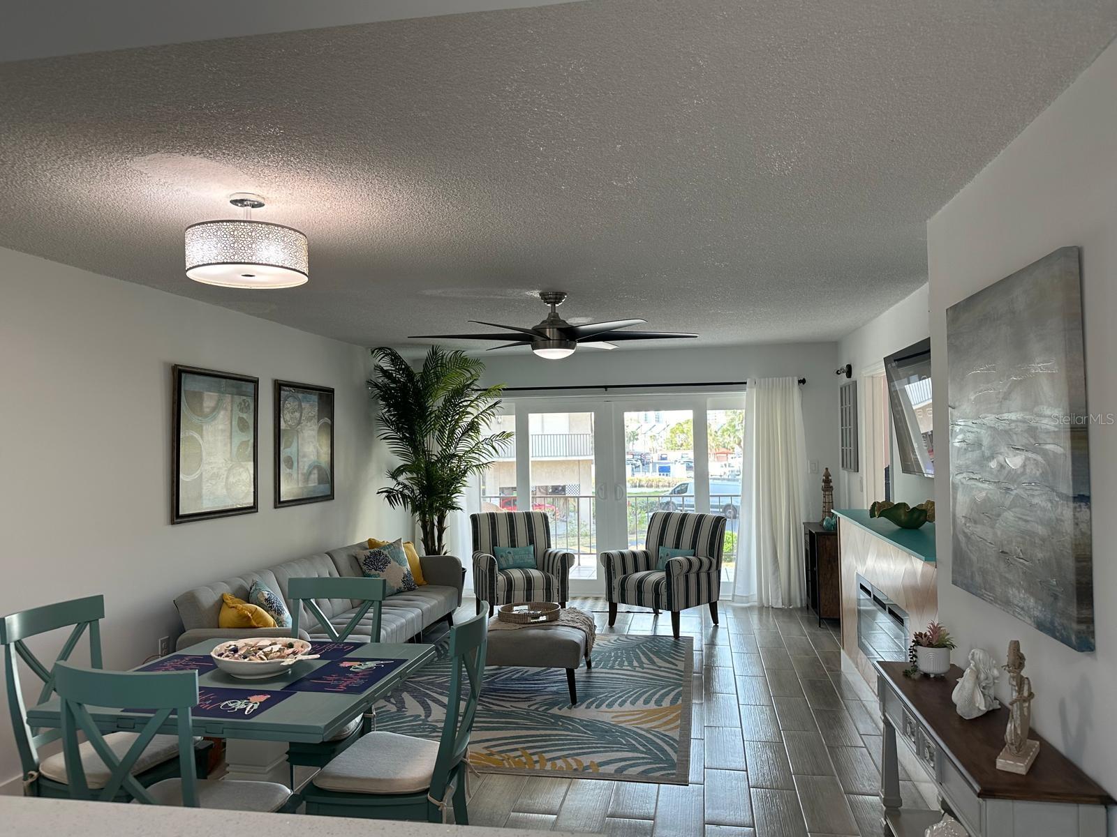 OAK DOORS THE CONDO, UNIT 203 - Residential Lease