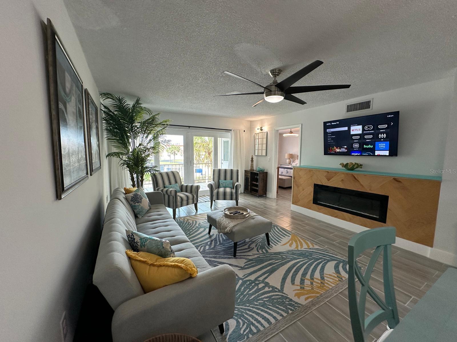 OAK DOORS THE CONDO, UNIT 203 - Residential Lease
