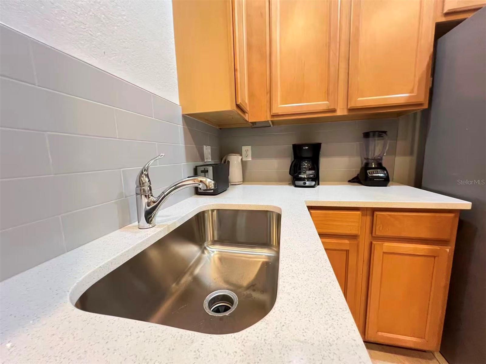 2356 CARAVELLE CIRCLE