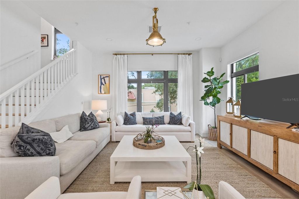 Photo of 218 Park Lake Street #8, Orlando, FL 32803 (MLS # O6400290)