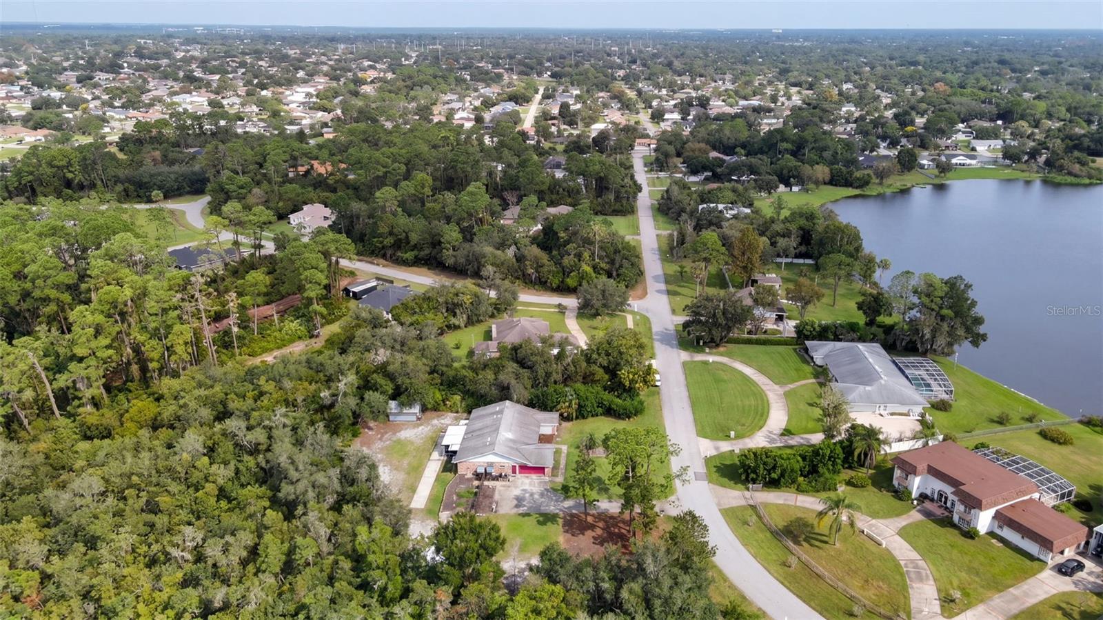 650 W LORRAINE DRIVE