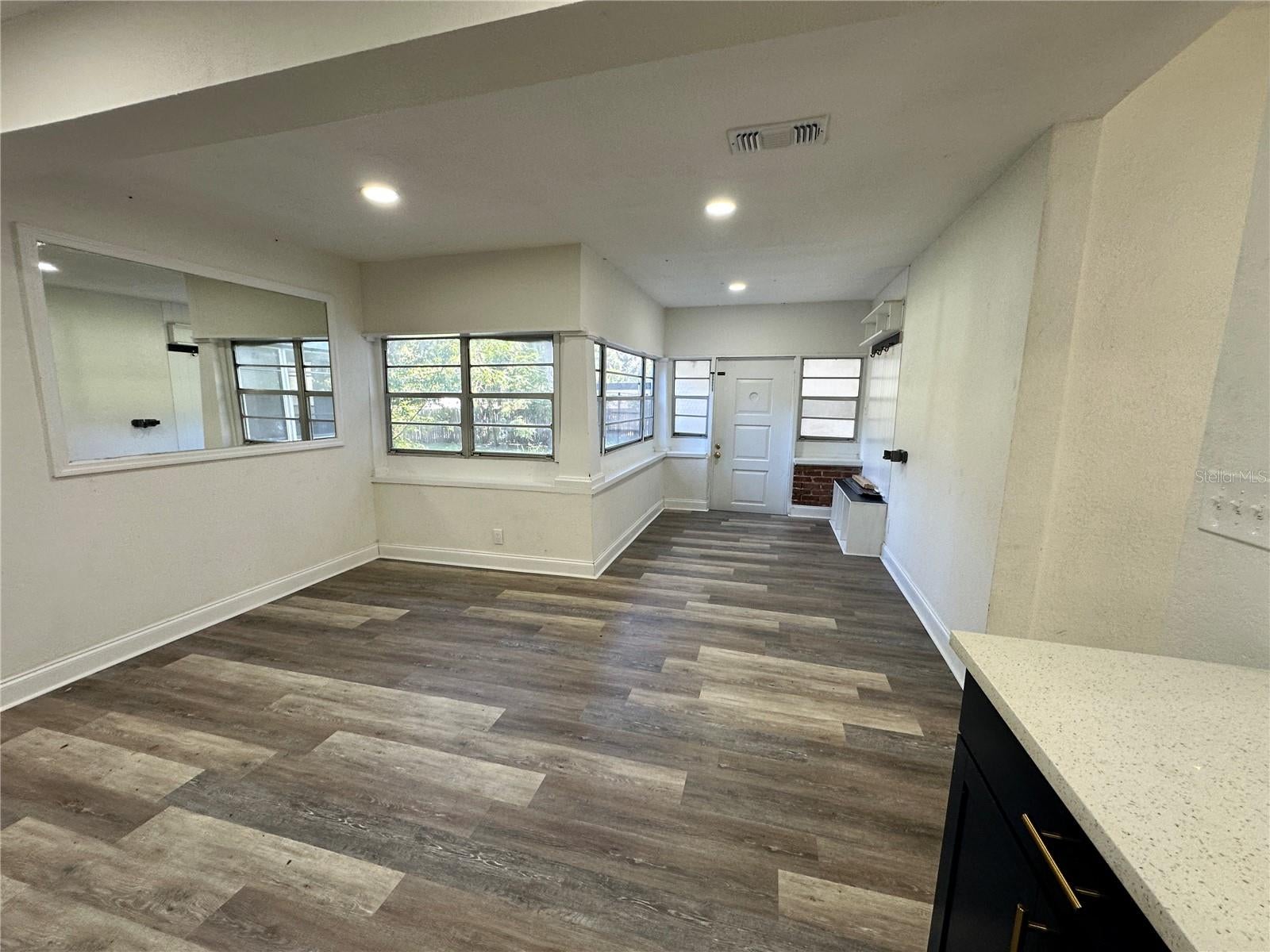 1208 BONAIRE DRIVE