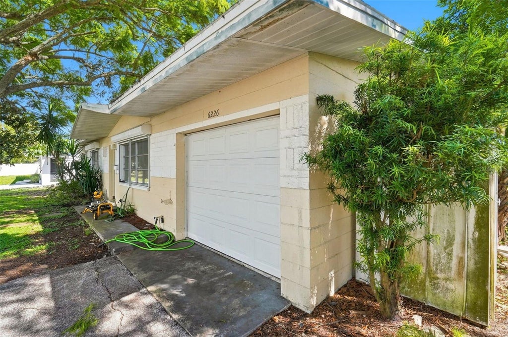 Photo of 6226 42nd Avenue N, St Petersburg, FL 33709 (MLS # O6449826)