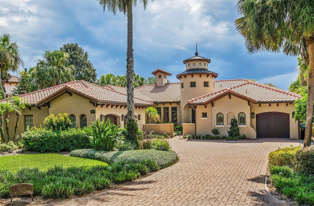 Photo of 9310 Isleworth Gardens Drive, Windermere, FL 34786 (MLS # O6442366)