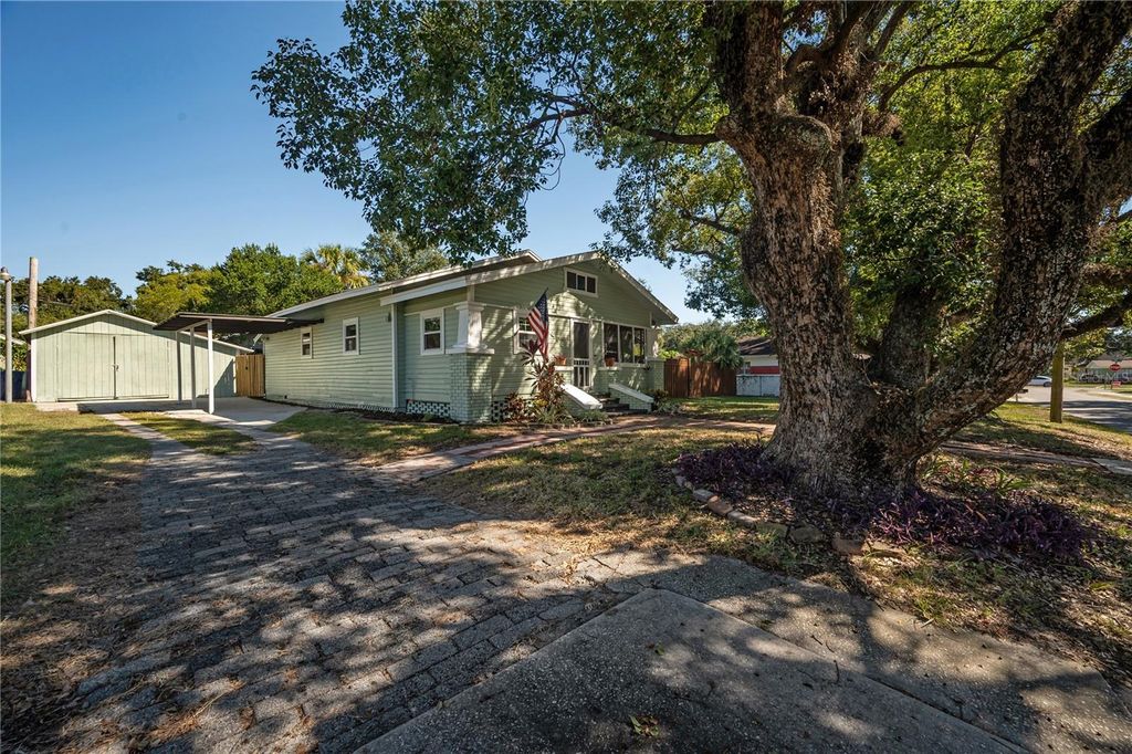 Photo of 1404 E Cayuga Street, Tampa, FL 33603 (MLS # TB8437847)