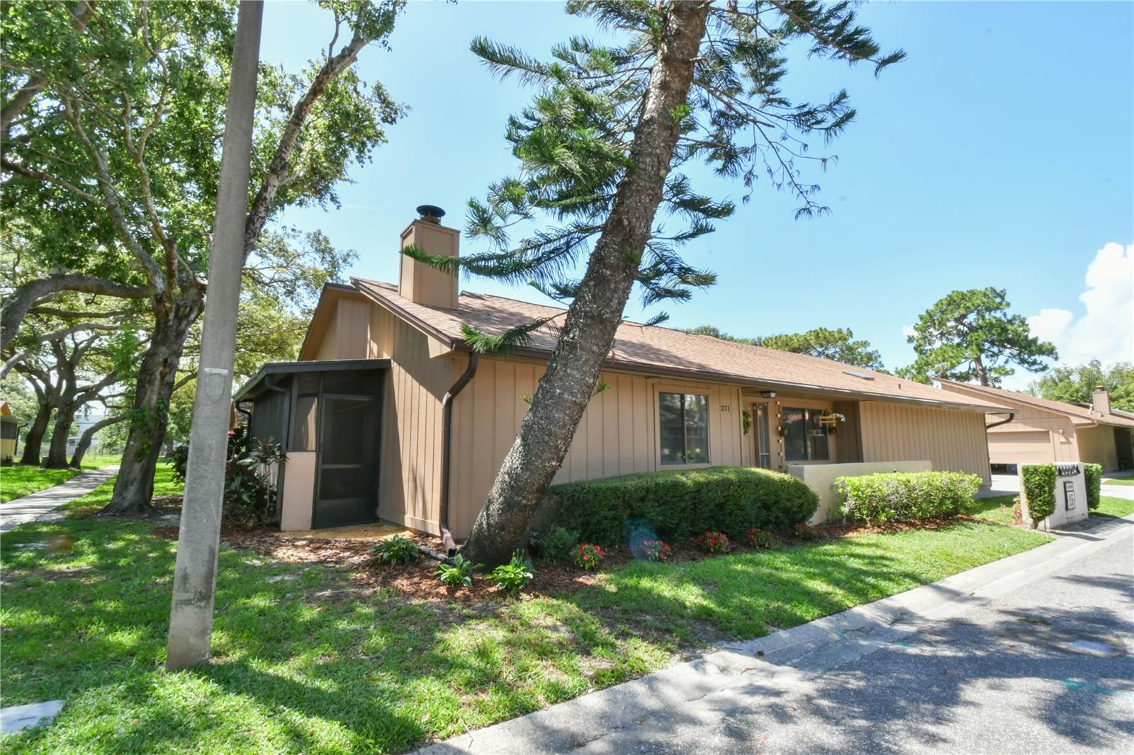 271 RAINTREE DRIVE